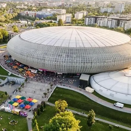 Nowoczesny Dabska Arena / Parking * Krasków