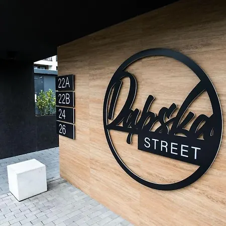 Nowoczesny Dabska Arena / Parking Apartment Krakow